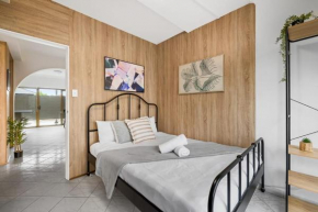 Lovely Private Queen Room - Nearby Station & Shops - Shared Bathroom